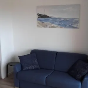 anglet-biarritz-studio-vue-mer-terrasse-garage.biarritzhotels.info/